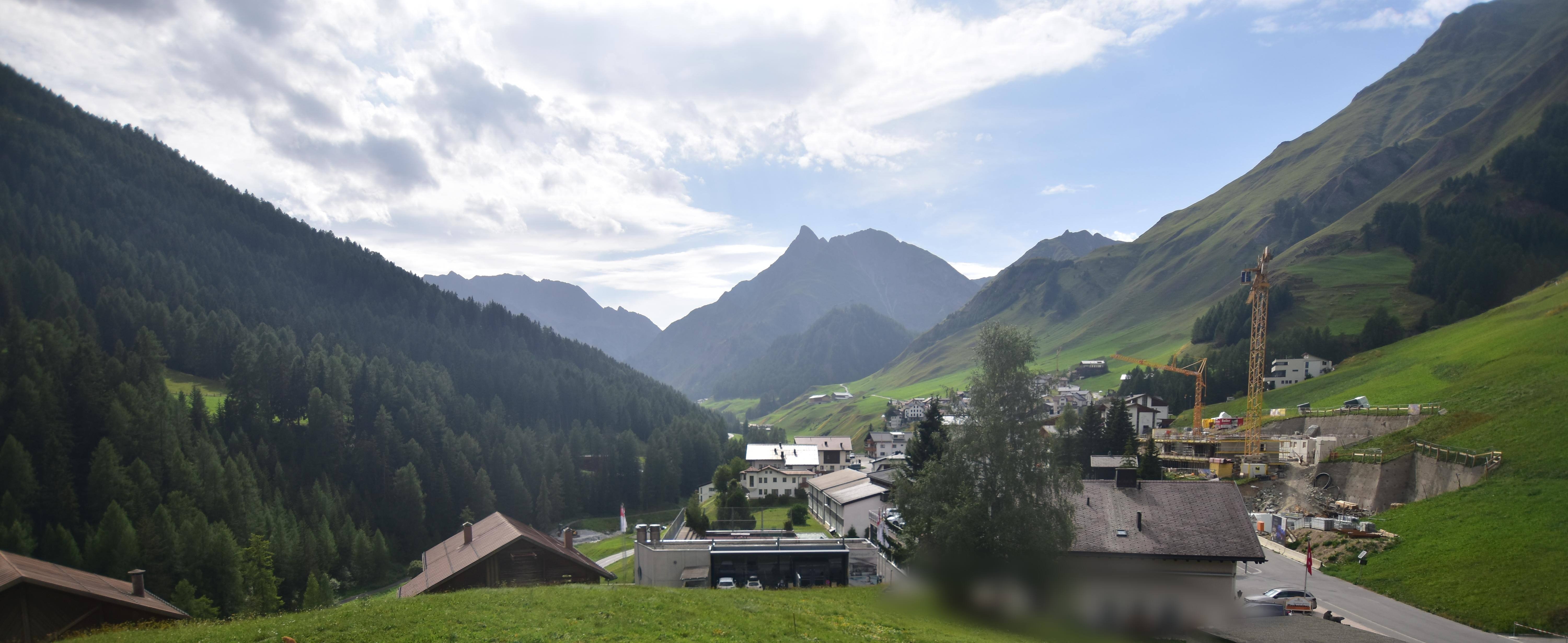 Archiv Foto Webcam Compatsch, 1.700m