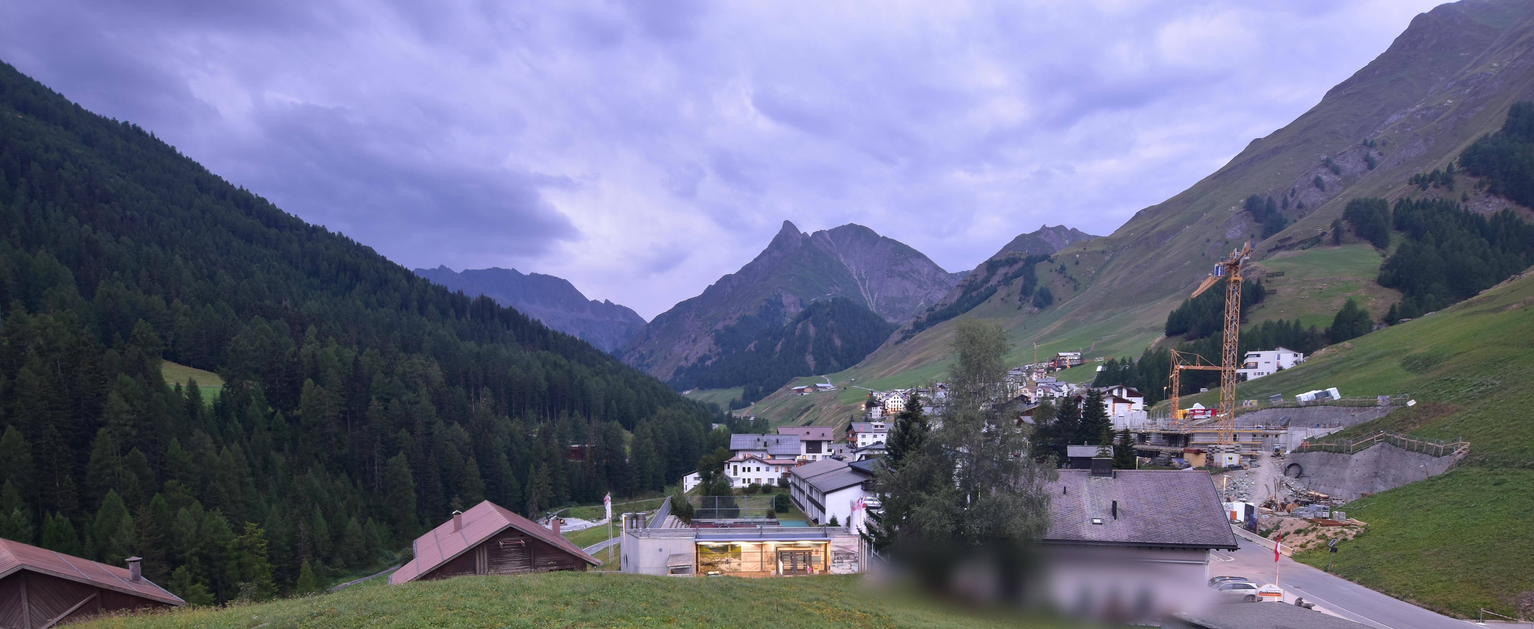 Archiv Foto Webcam Compatsch, 1.700m