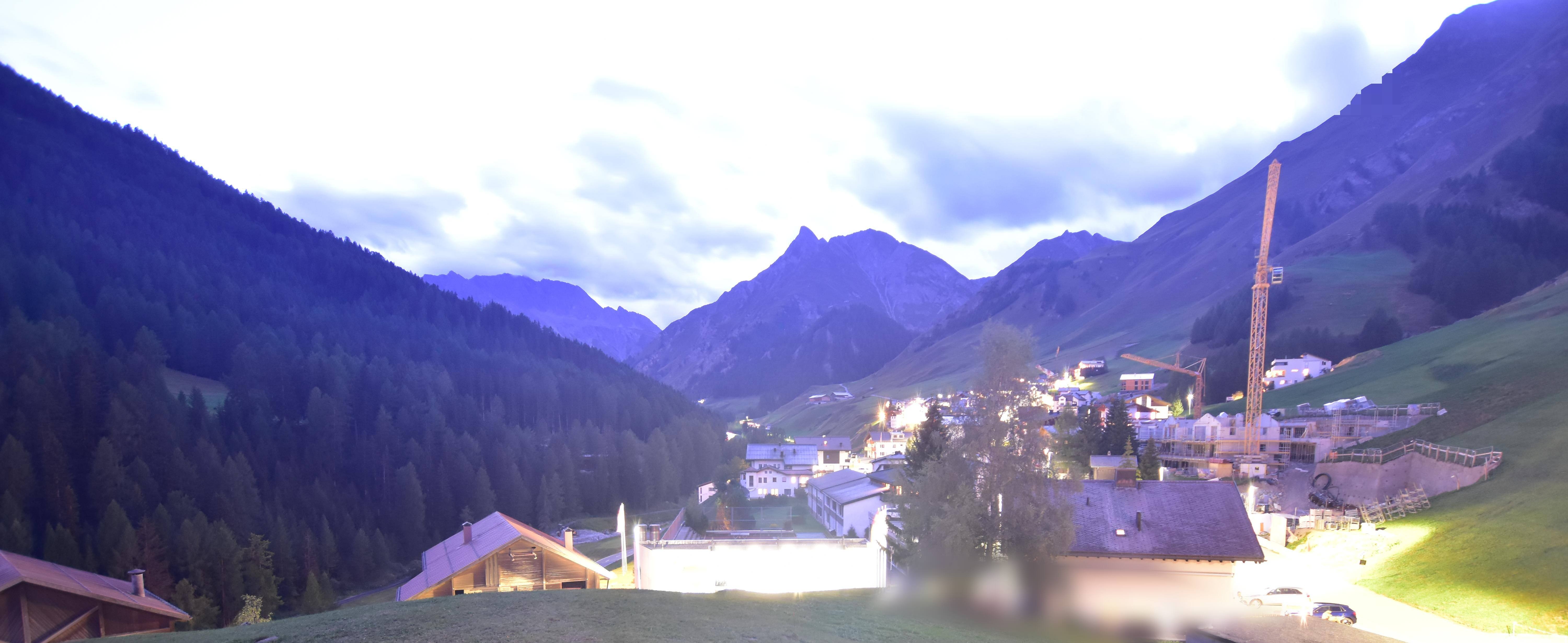 Archiv Foto Webcam Compatsch, 1.700m