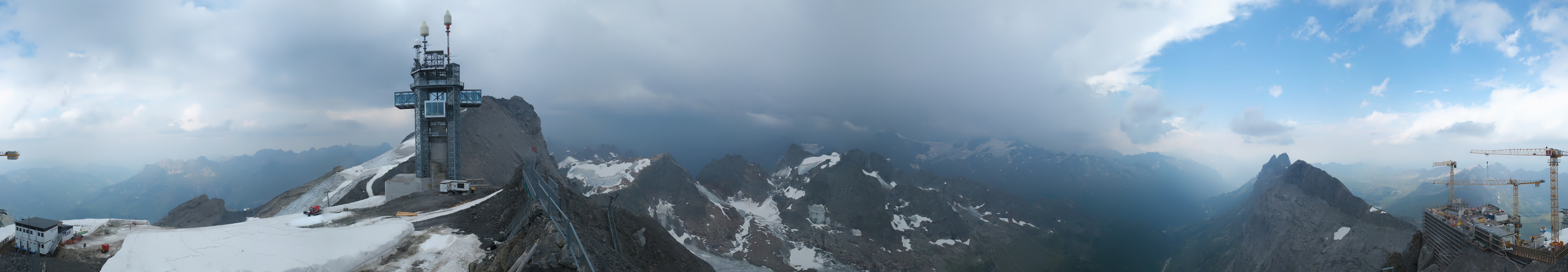 Archiv Foto Webcam Titlis: Bergstation mit Titlis Tower