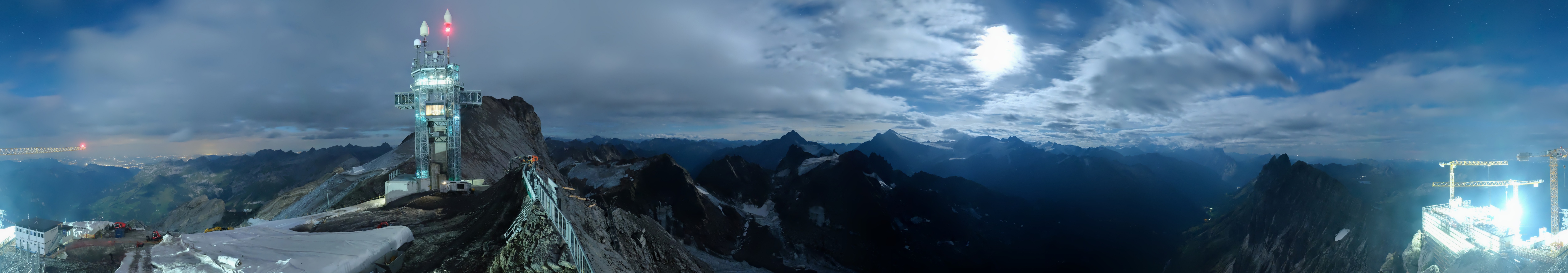 Archiv Foto Webcam Titlis: Bergstation mit Titlis Tower