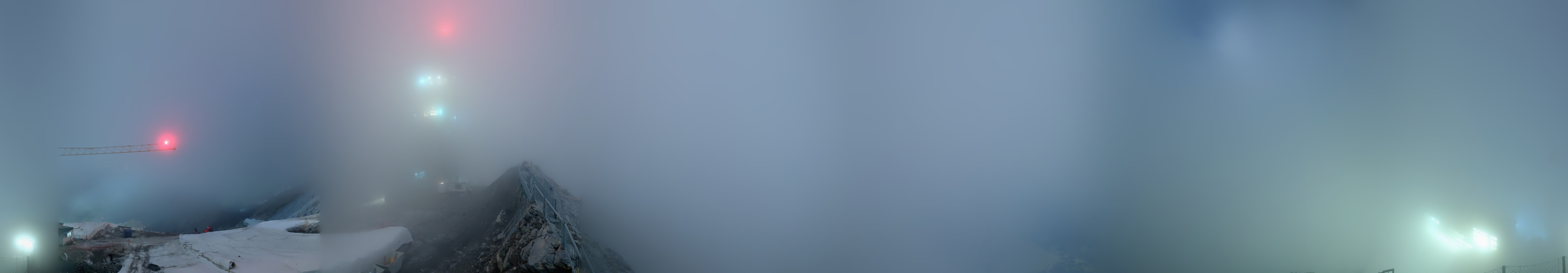 Archiv Foto Webcam Titlis: Bergstation mit Titlis Tower