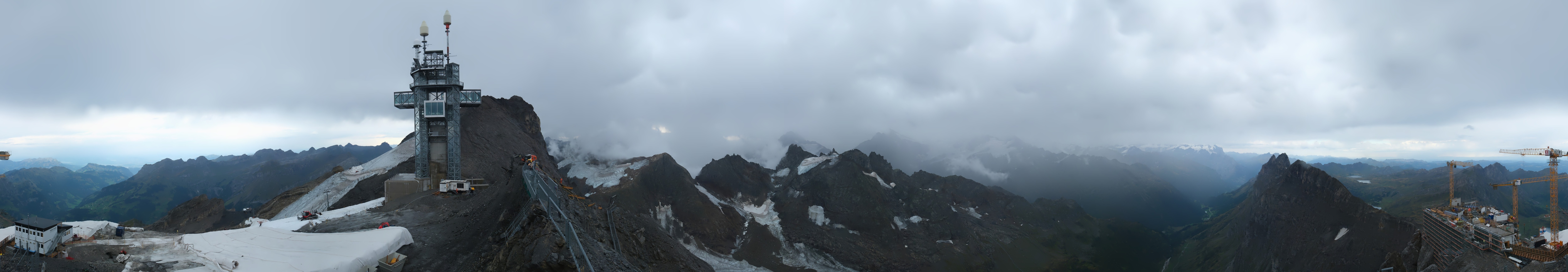Archiv Foto Webcam Titlis: Bergstation mit Titlis Tower