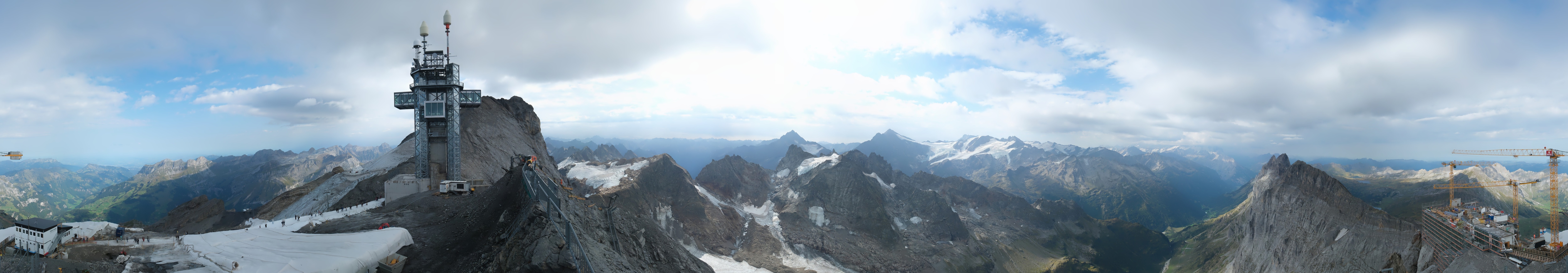 Archiv Foto Webcam Titlis: Bergstation mit Titlis Tower