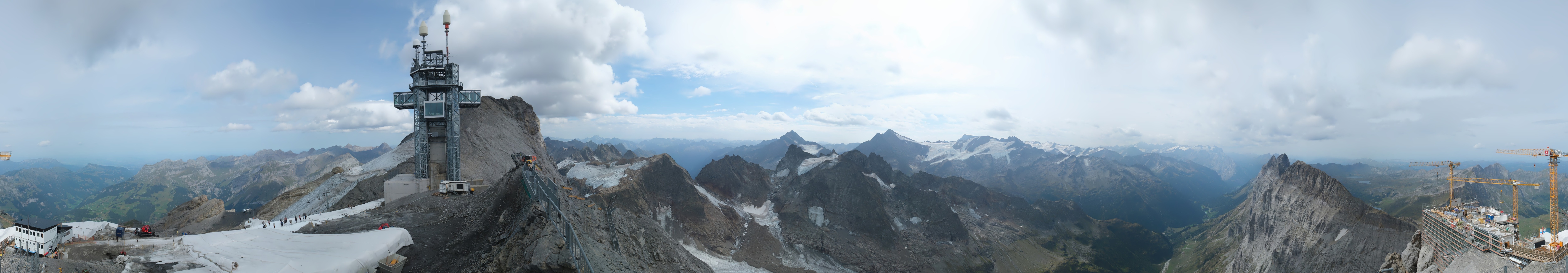 Archiv Foto Webcam Titlis: Bergstation mit Titlis Tower