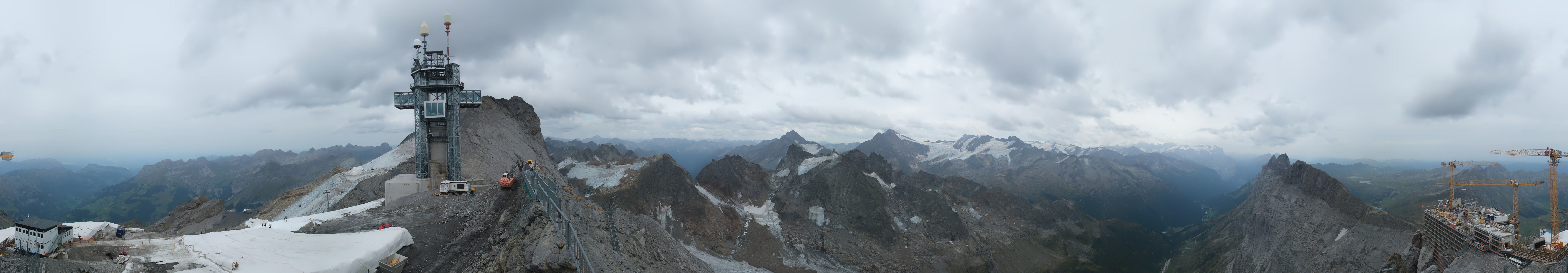 Archiv Foto Webcam Titlis: Bergstation mit Titlis Tower