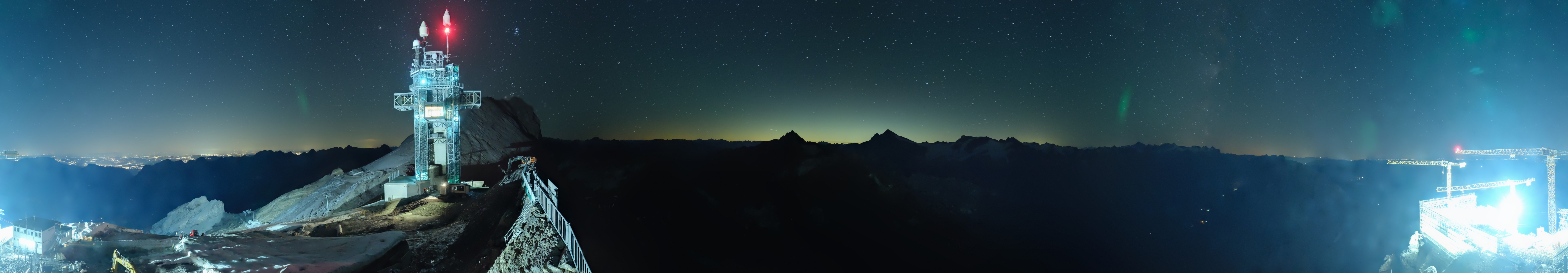 Archiv Foto Webcam Titlis: Bergstation mit Titlis Tower