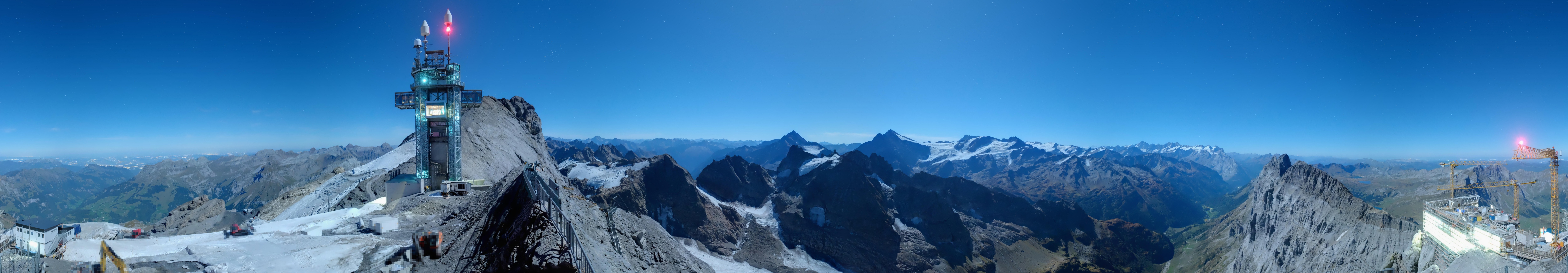 Archiv Foto Webcam Titlis: Bergstation mit Titlis Tower