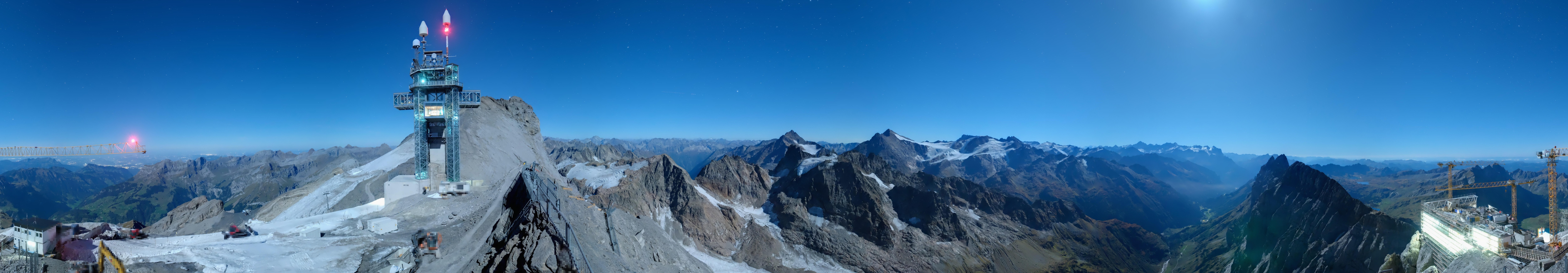 Archiv Foto Webcam Titlis: Bergstation mit Titlis Tower