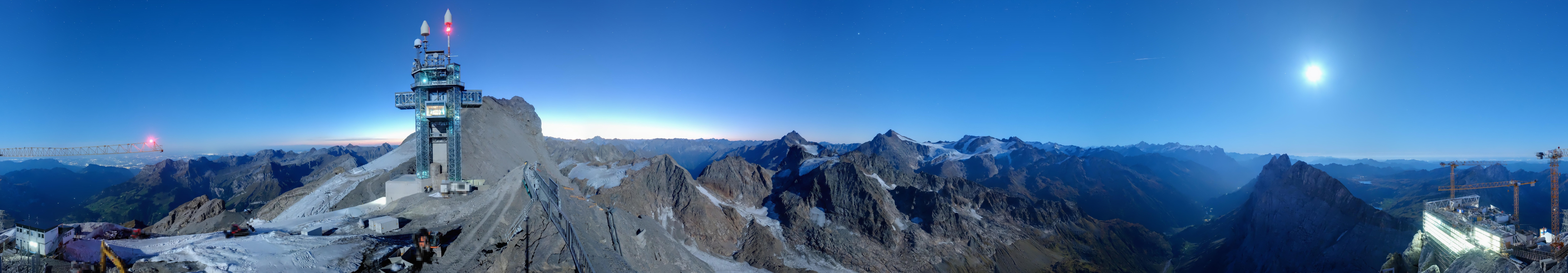 Archiv Foto Webcam Titlis: Bergstation mit Titlis Tower
