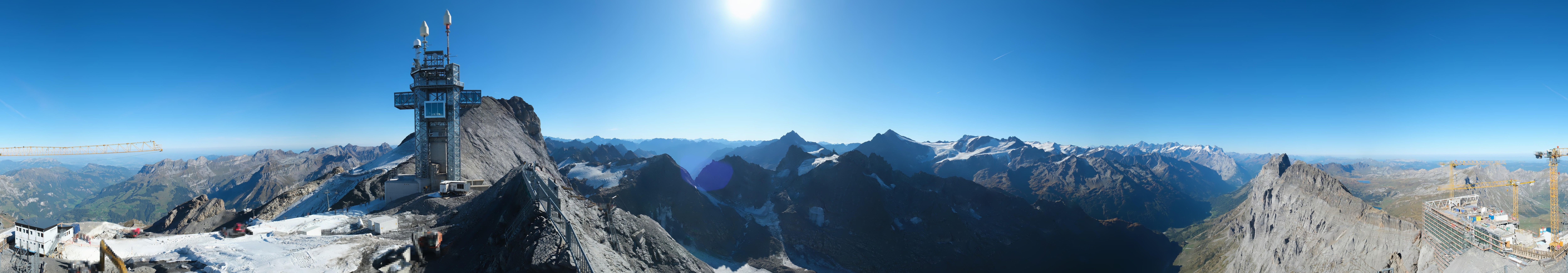 Archiv Foto Webcam Titlis: Bergstation mit Titlis Tower