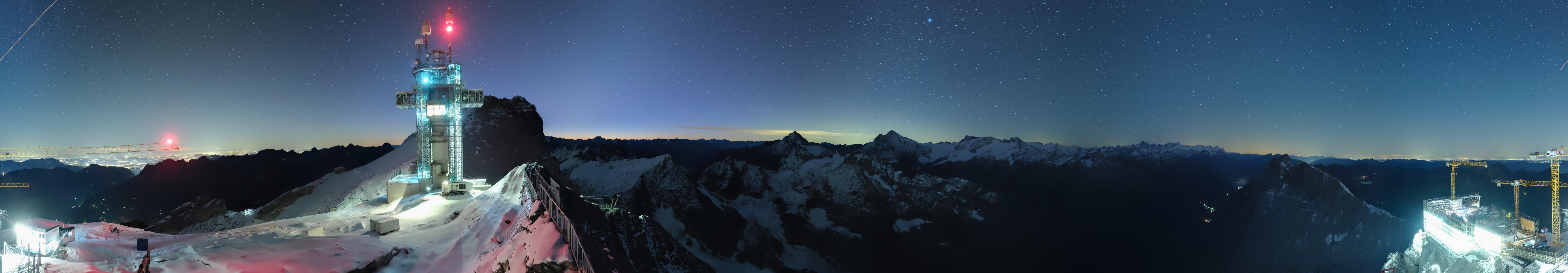 Archiv Foto Webcam Titlis: Bergstation mit Titlis Tower