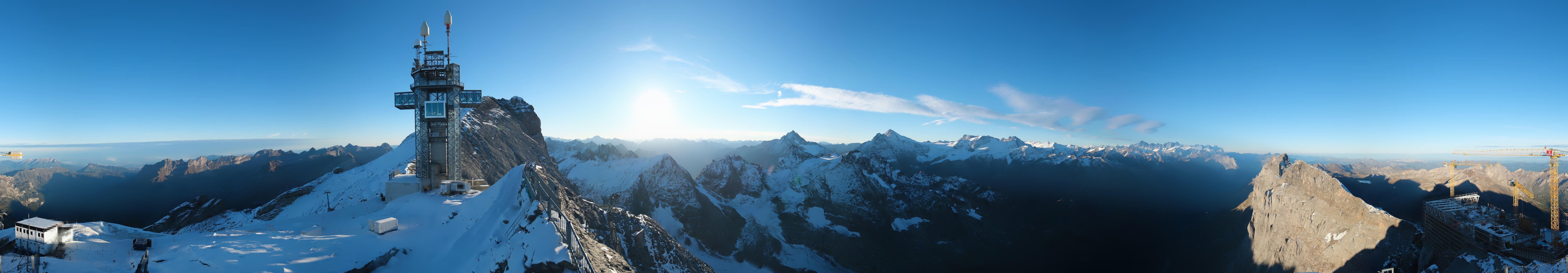 Archiv Foto Webcam Titlis: Bergstation mit Titlis Tower
