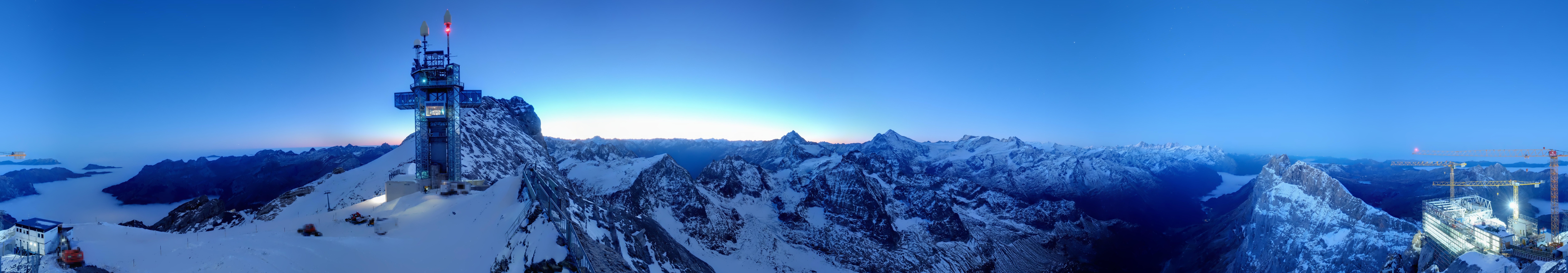 Archiv Foto Webcam Titlis: Bergstation mit Titlis Tower