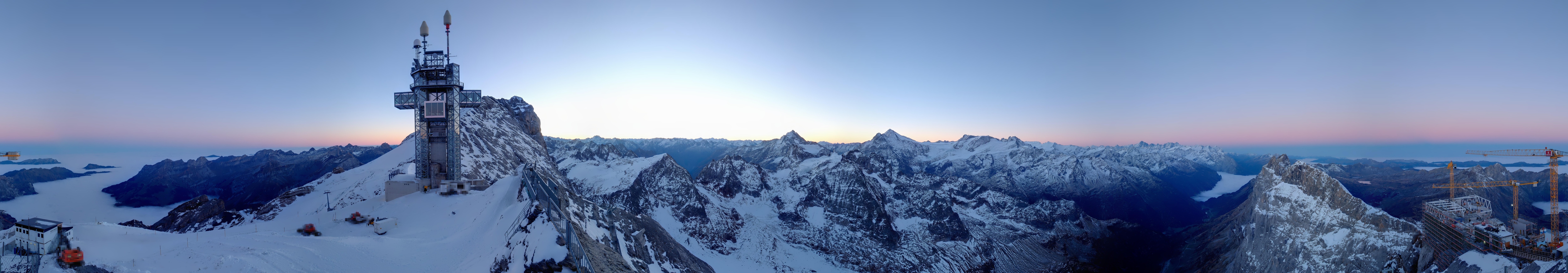 Archiv Foto Webcam Titlis: Bergstation mit Titlis Tower