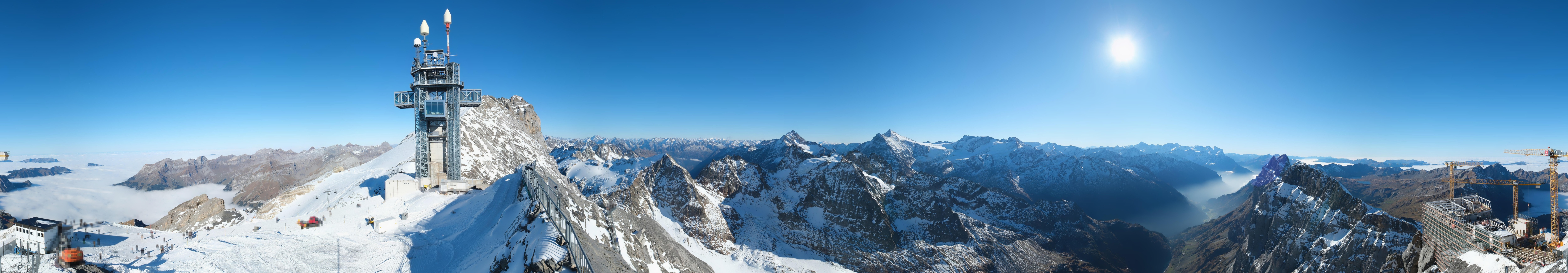 Archiv Foto Webcam Titlis: Bergstation mit Titlis Tower
