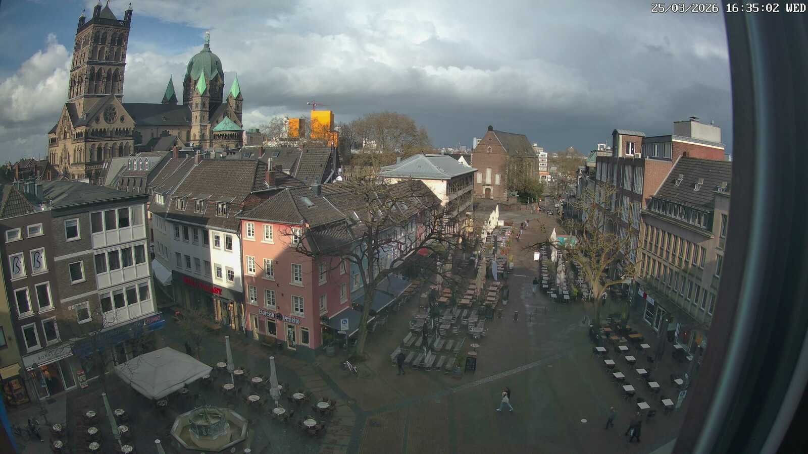 Archived image Webcam City of Neuss: View at the Quirinus Church