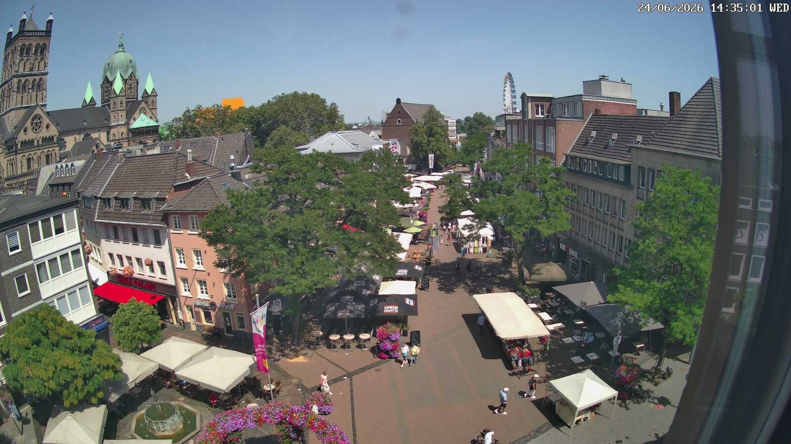 Archived image Webcam City of Neuss: View at the Quirinus Church