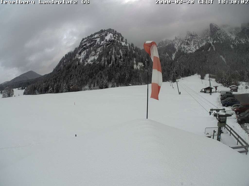 Archived image Webcam Tegelberg - Landing place