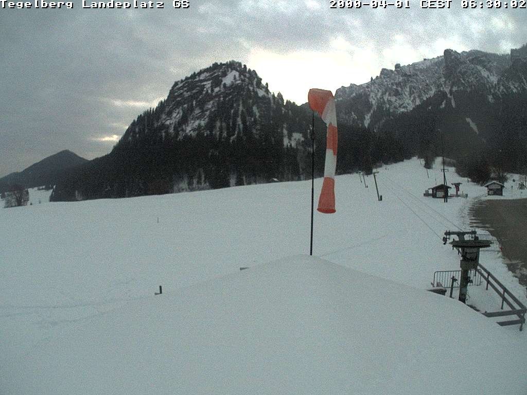 Archived image Webcam Tegelberg - Landing place