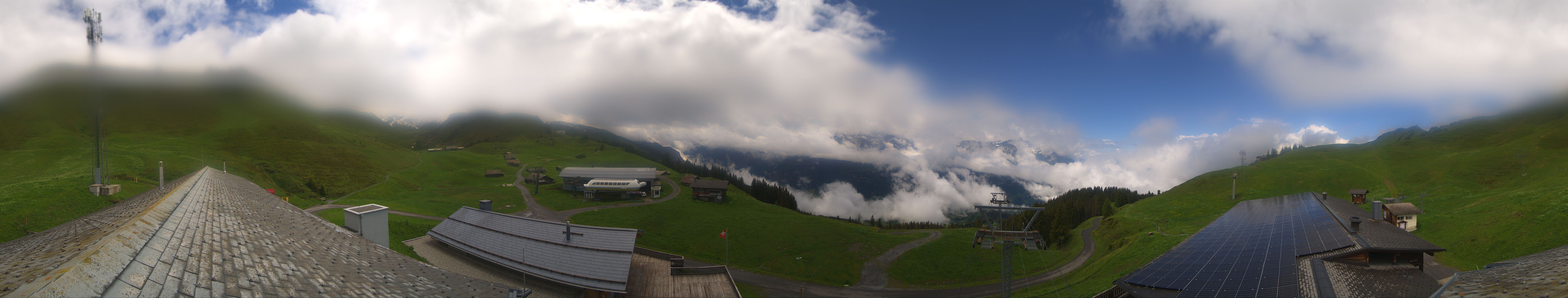 Archiv Foto Webcam Panoramacam Meiringen Hasliberg Mittelstation Käserstatt