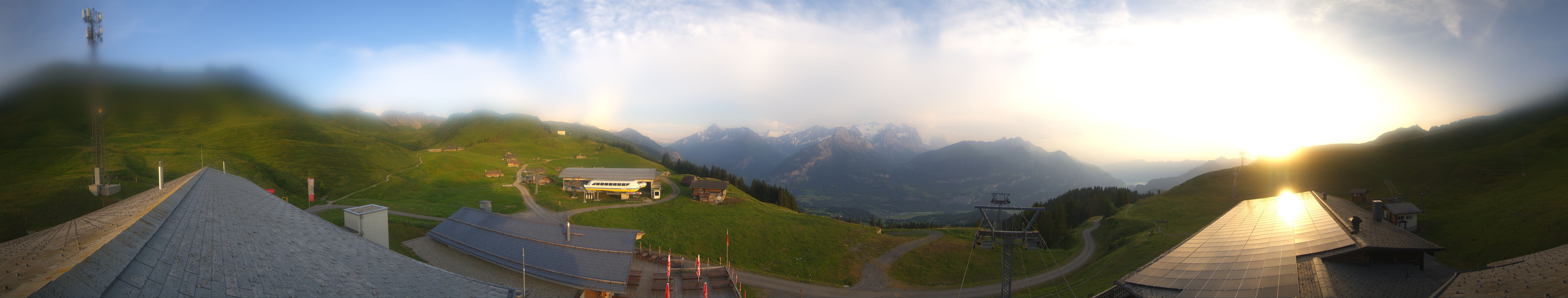 Archived image Webcam Roundshot Meiringen Hasliberg Mid-Station Kaeserstatt