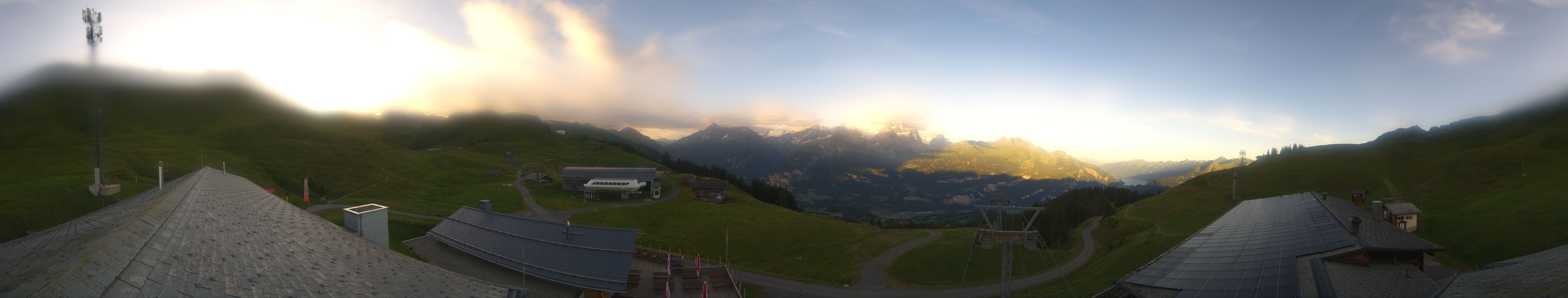 Archiv Foto Webcam Panoramacam Meiringen Hasliberg Mittelstation Käserstatt