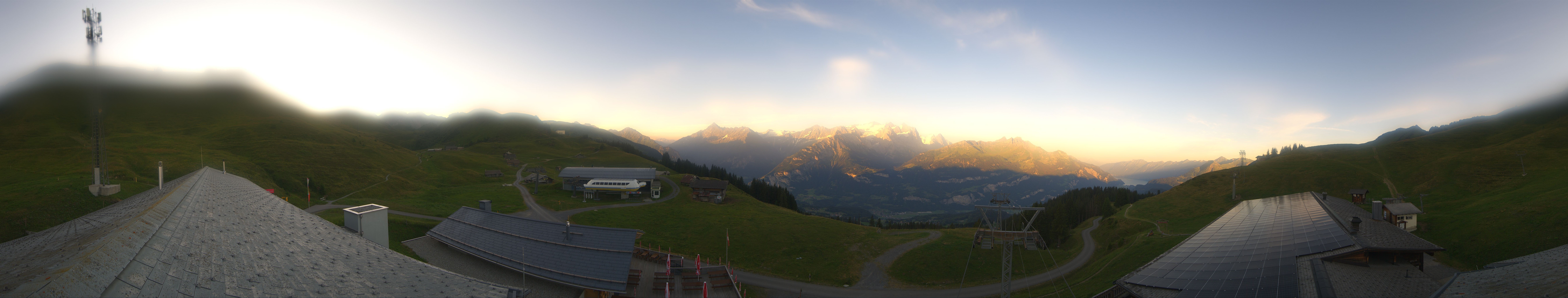 Archived image Webcam Roundshot Meiringen Hasliberg Mid-Station Kaeserstatt