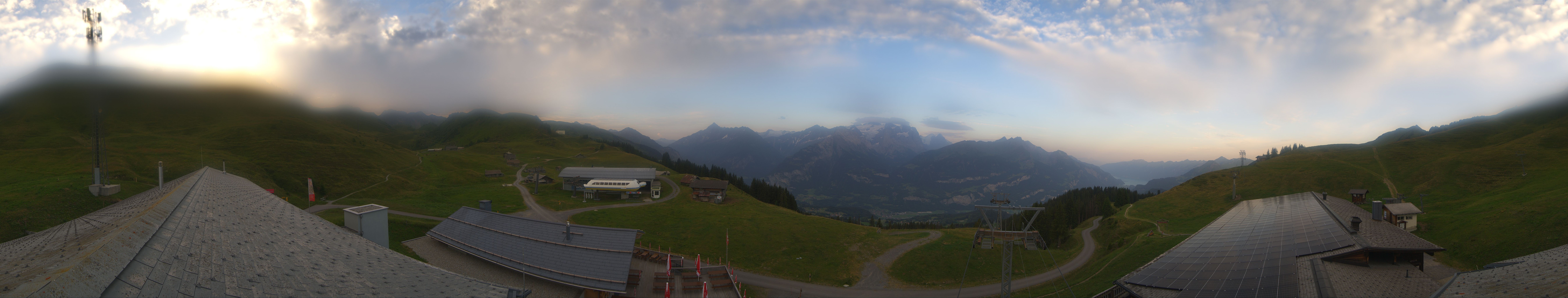 Archiv Foto Webcam Panoramacam Meiringen Hasliberg Mittelstation Käserstatt