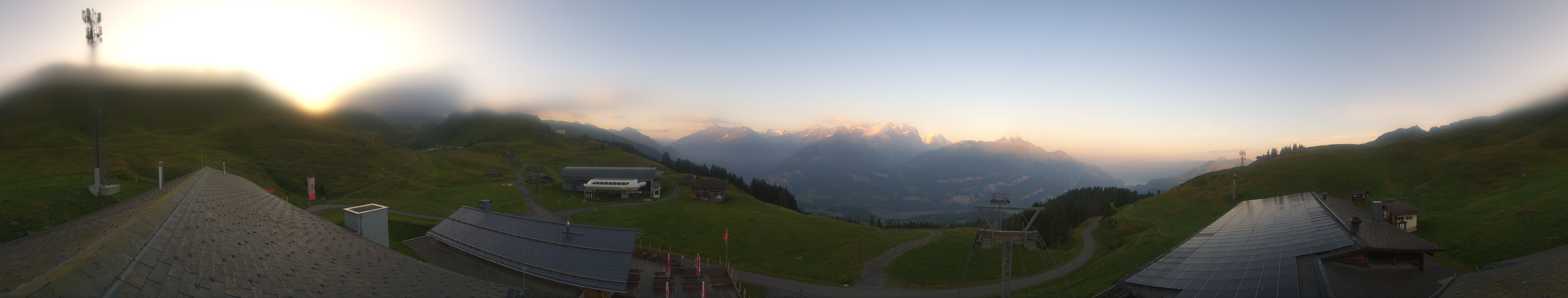 Archived image Webcam Roundshot Meiringen Hasliberg Mid-Station Kaeserstatt