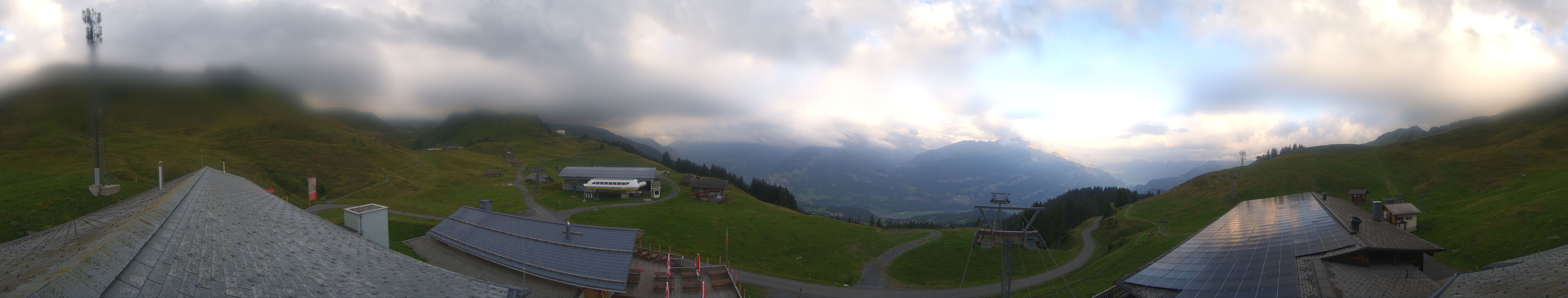 Archived image Webcam Roundshot Meiringen Hasliberg Mid-Station Kaeserstatt