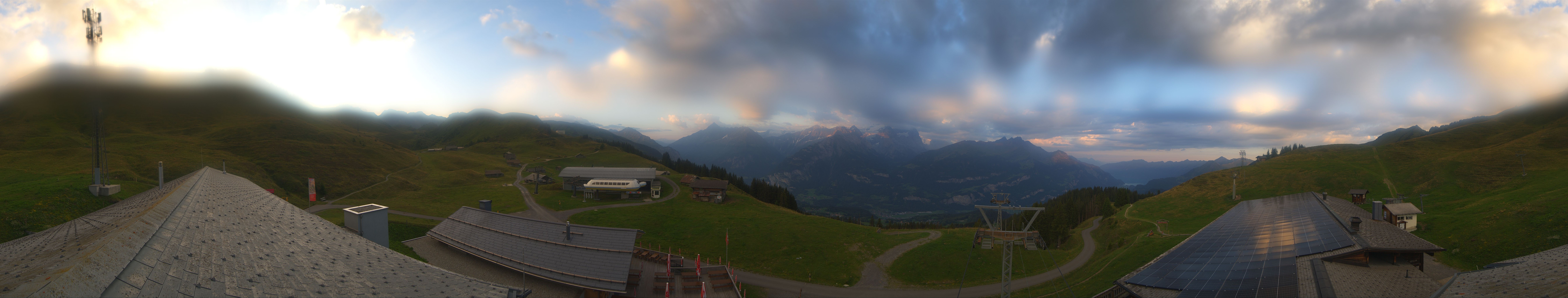 Archiv Foto Webcam Panoramacam Meiringen Hasliberg Mittelstation Käserstatt