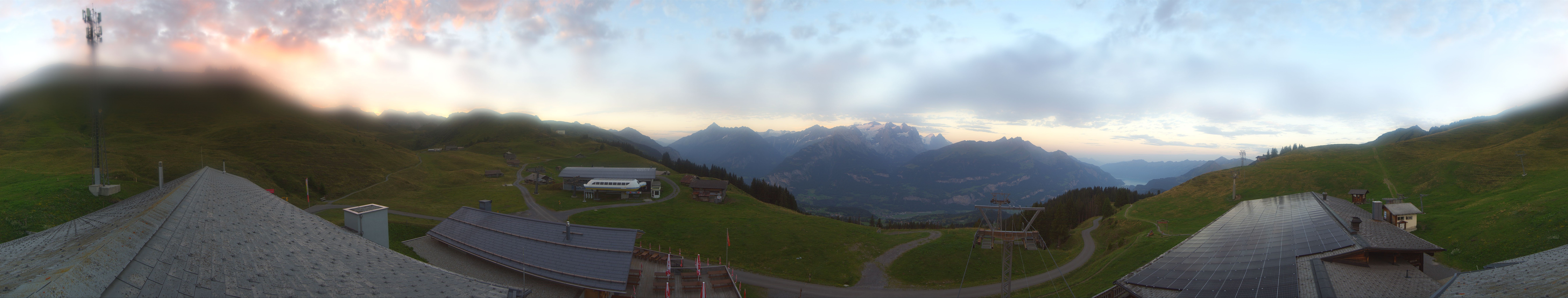 Archived image Webcam Roundshot Meiringen Hasliberg Mid-Station Kaeserstatt