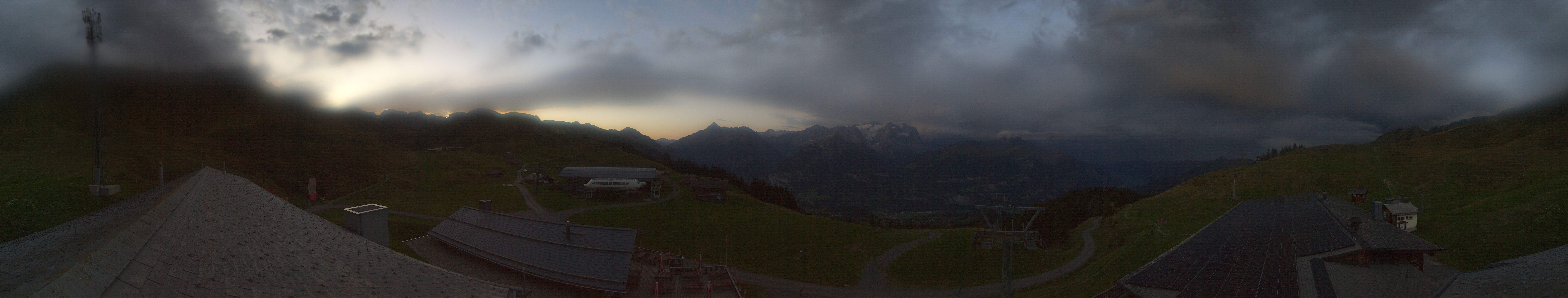 Archived image Webcam Roundshot Meiringen Hasliberg Mid-Station Kaeserstatt