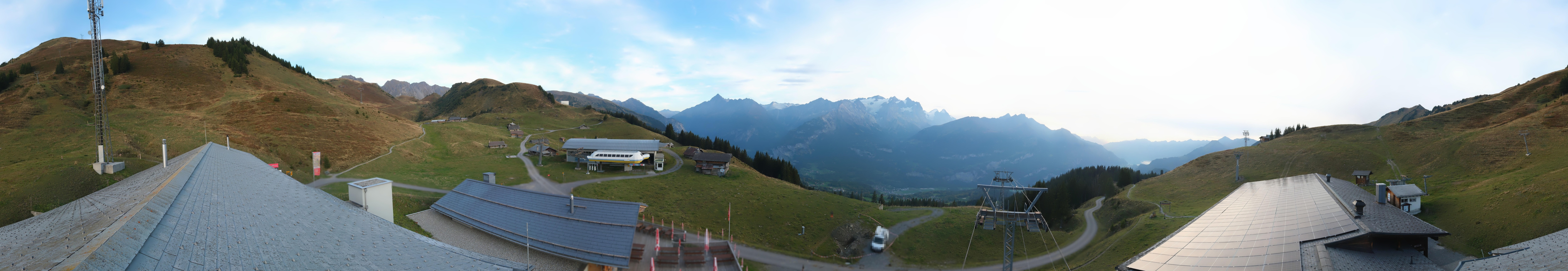 Archived image Webcam Roundshot Meiringen Hasliberg Mid-Station Kaeserstatt