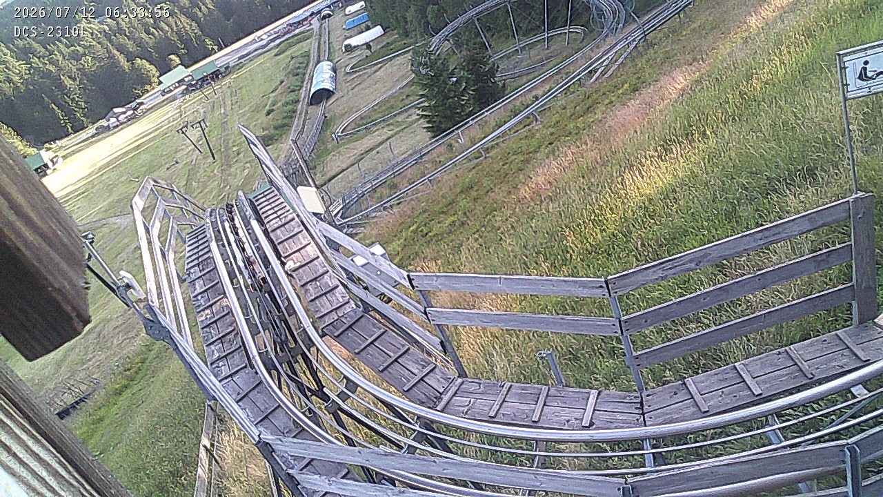 Archived image Webcam Mehliskopf - View Toboggan run