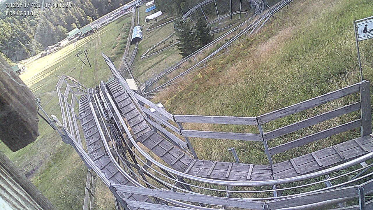 Archived image Webcam Mehliskopf - View Toboggan run