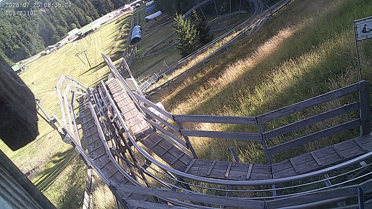 Archived image Webcam Mehliskopf - View Toboggan run