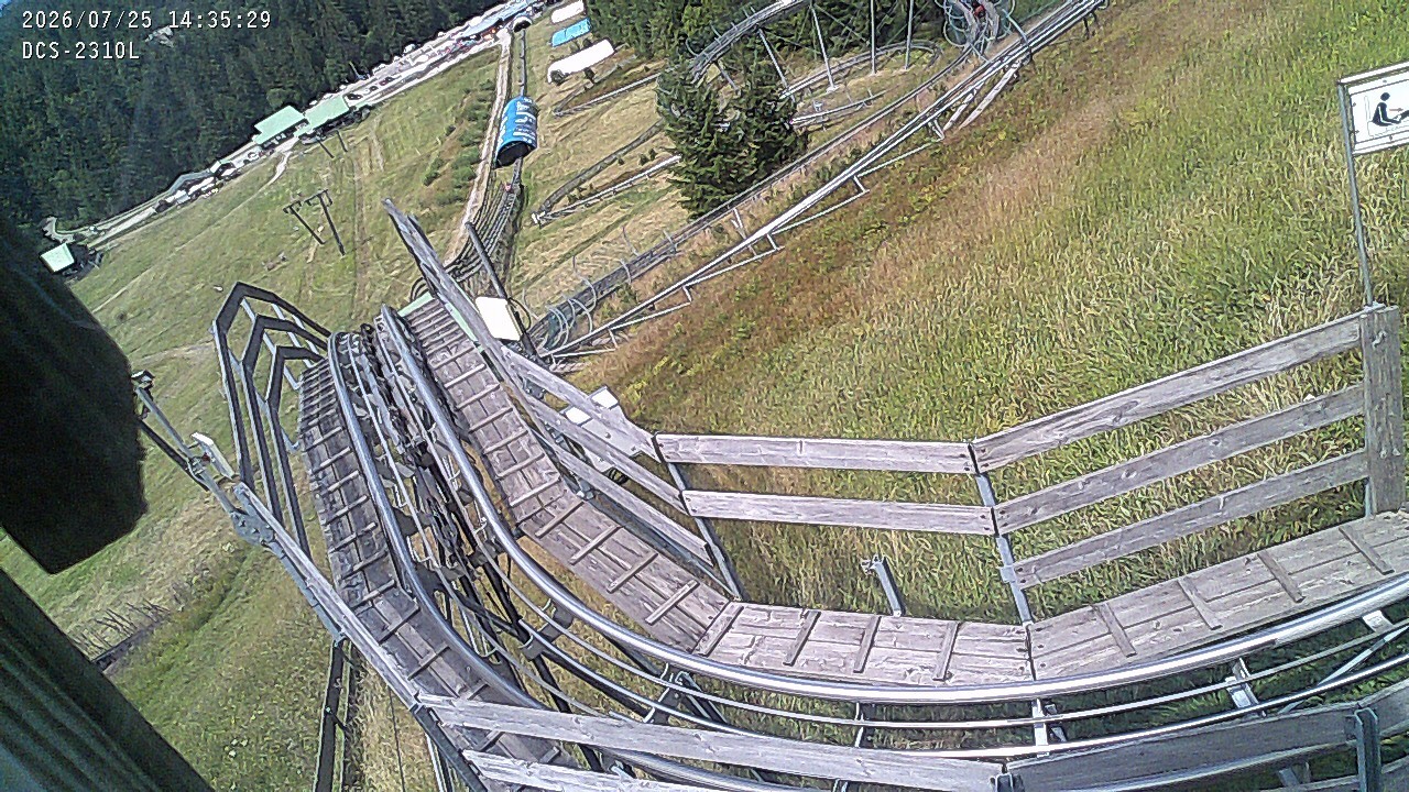 Archived image Webcam Mehliskopf - View Toboggan run