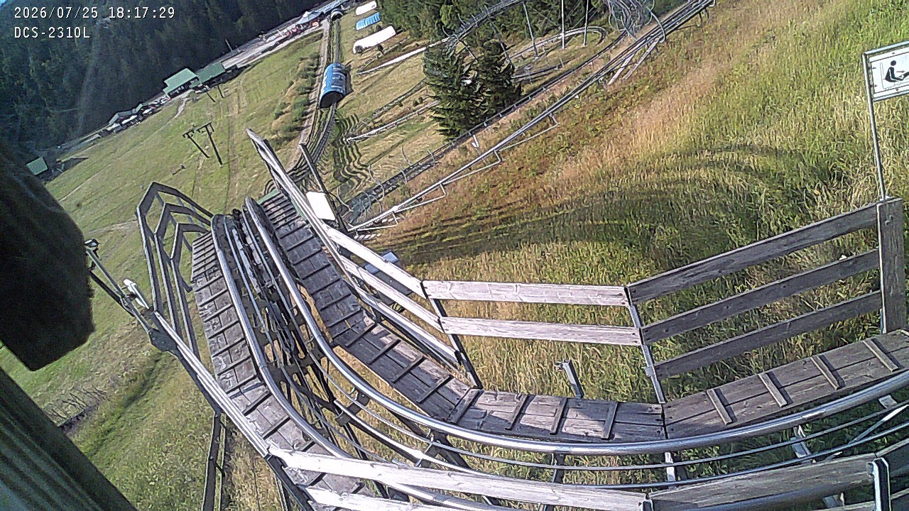 Archived image Webcam Mehliskopf - View Toboggan run