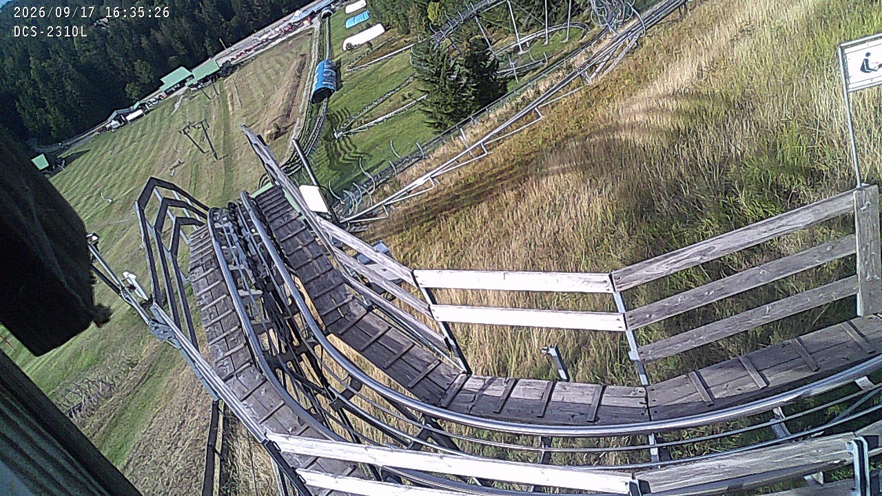 Archived image Webcam Mehliskopf - View Toboggan run