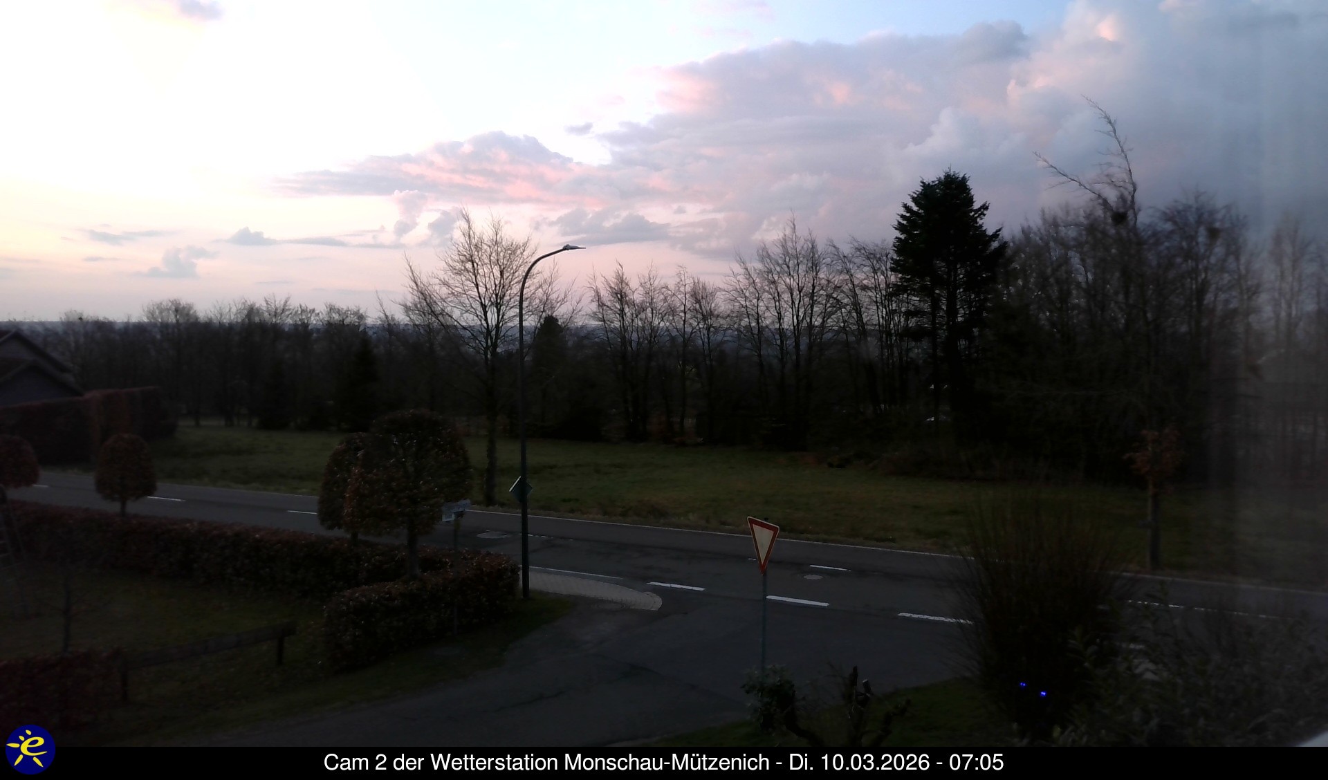 Archived image Webcam Mützenich in the Eifel region