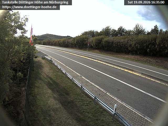 Archiv Foto Webcam Blick zur Nürburg