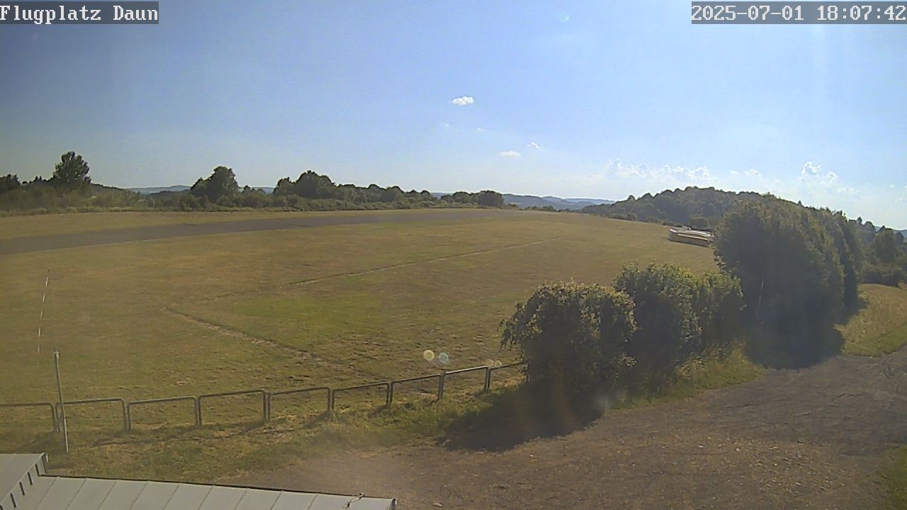 Archived image Webcam Daun, Airfield