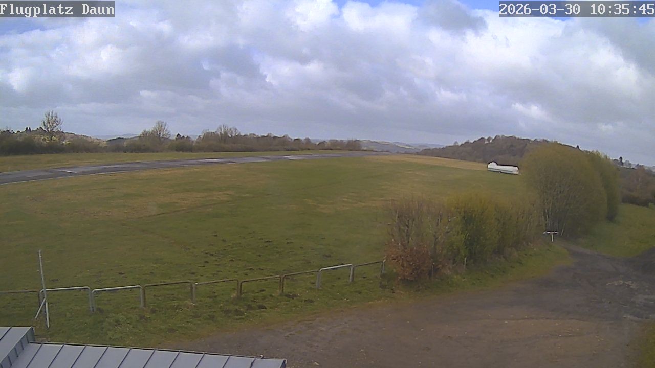 Archiv Foto Webcam Daun - Flugplatz