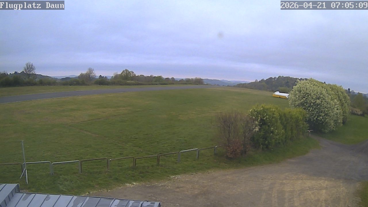 Archived image Webcam Daun, Airfield