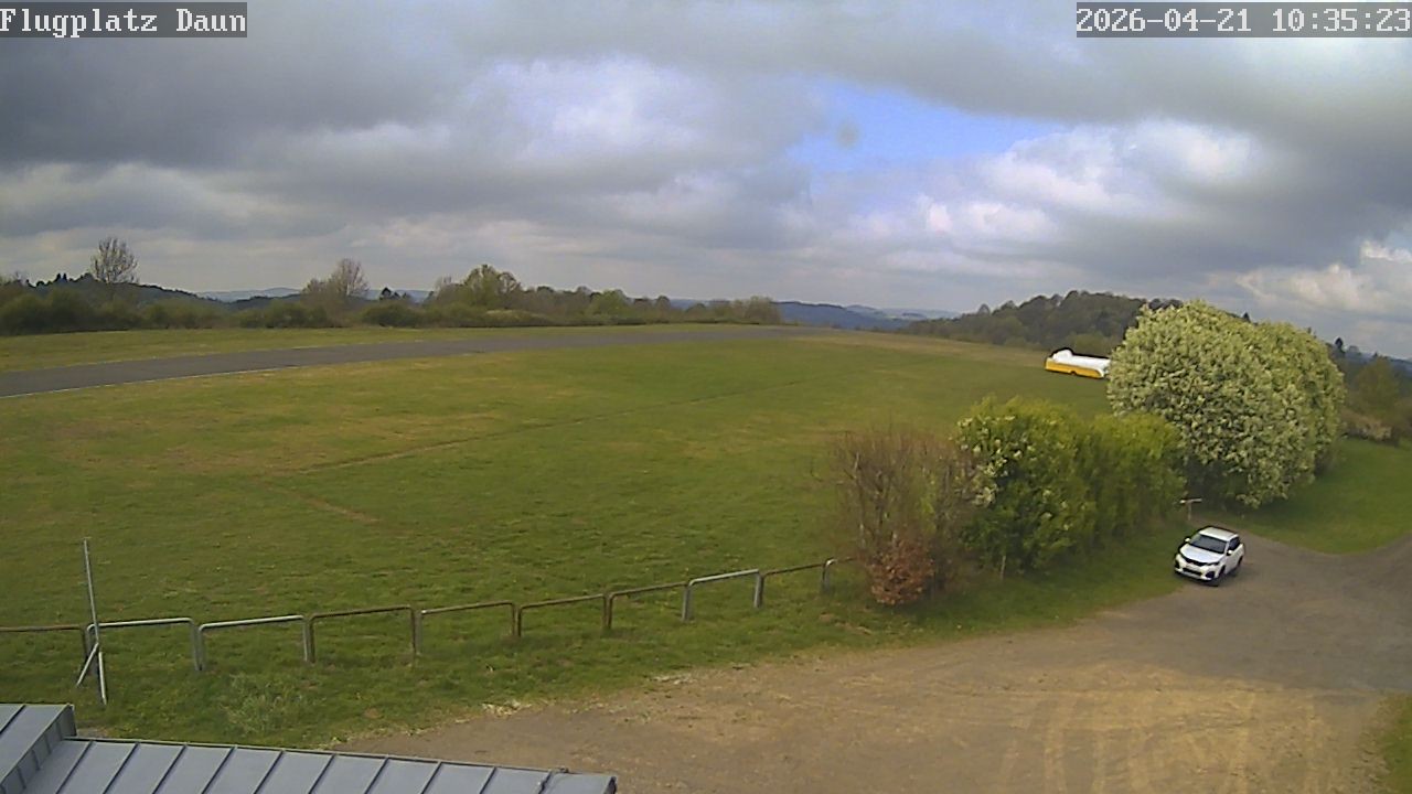 Archived image Webcam Daun, Airfield