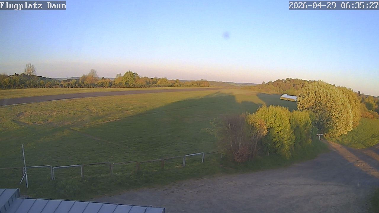 Archiv Foto Webcam Daun - Flugplatz