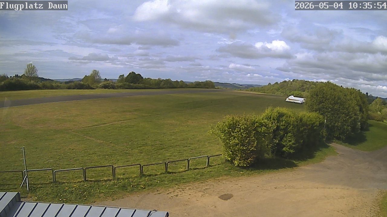 Archived image Webcam Daun, Airfield