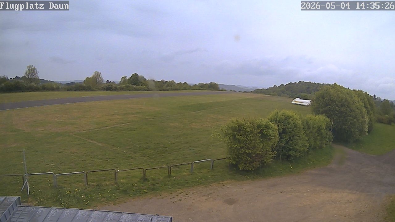 Archived image Webcam Daun, Airfield